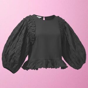 Free People🎀Boho Top w/ Bell Sleeves & Textural Detail🎀Ruffle Hem🎀SZ S🎀So Fun!